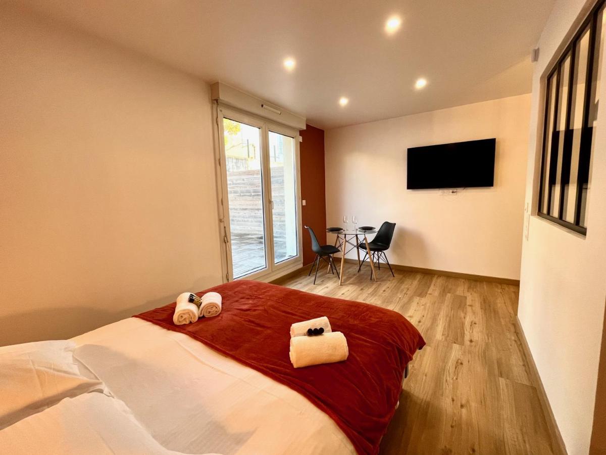 Studio Avec Grande Terrasse Et Parking Privatifs Caen Bagian luar foto